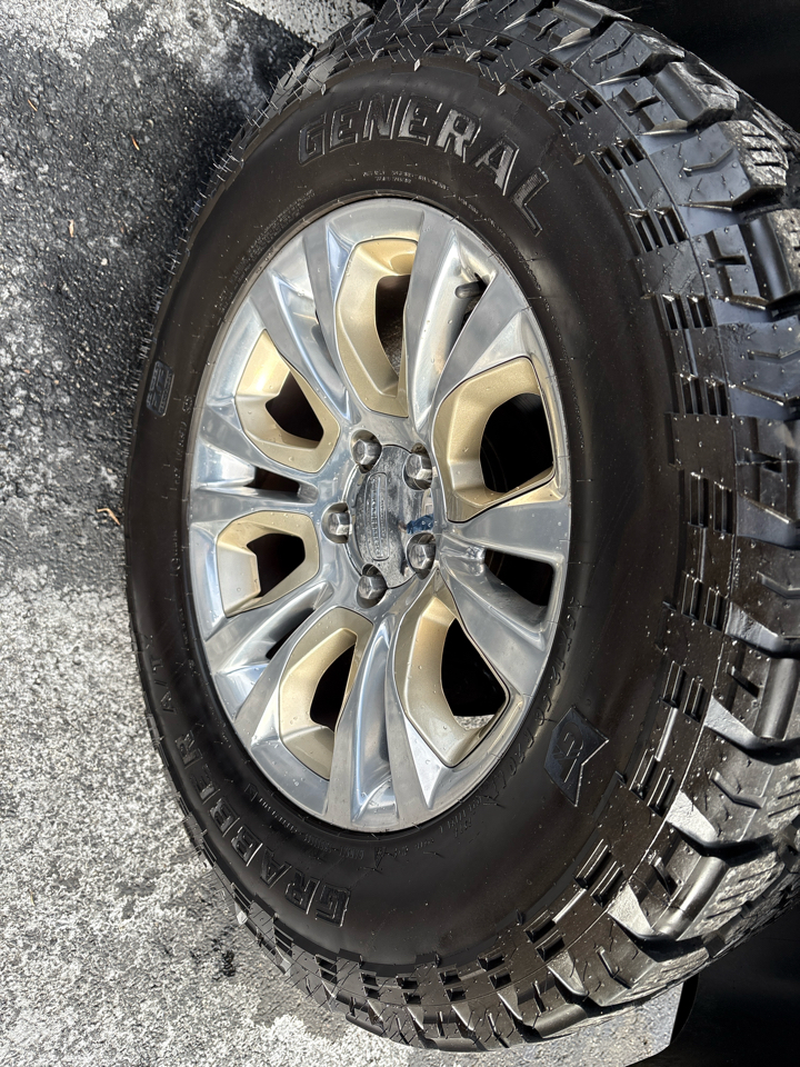 RAM 1500 4WD Crew Cab 140.5" Laramie Longhorn 2015