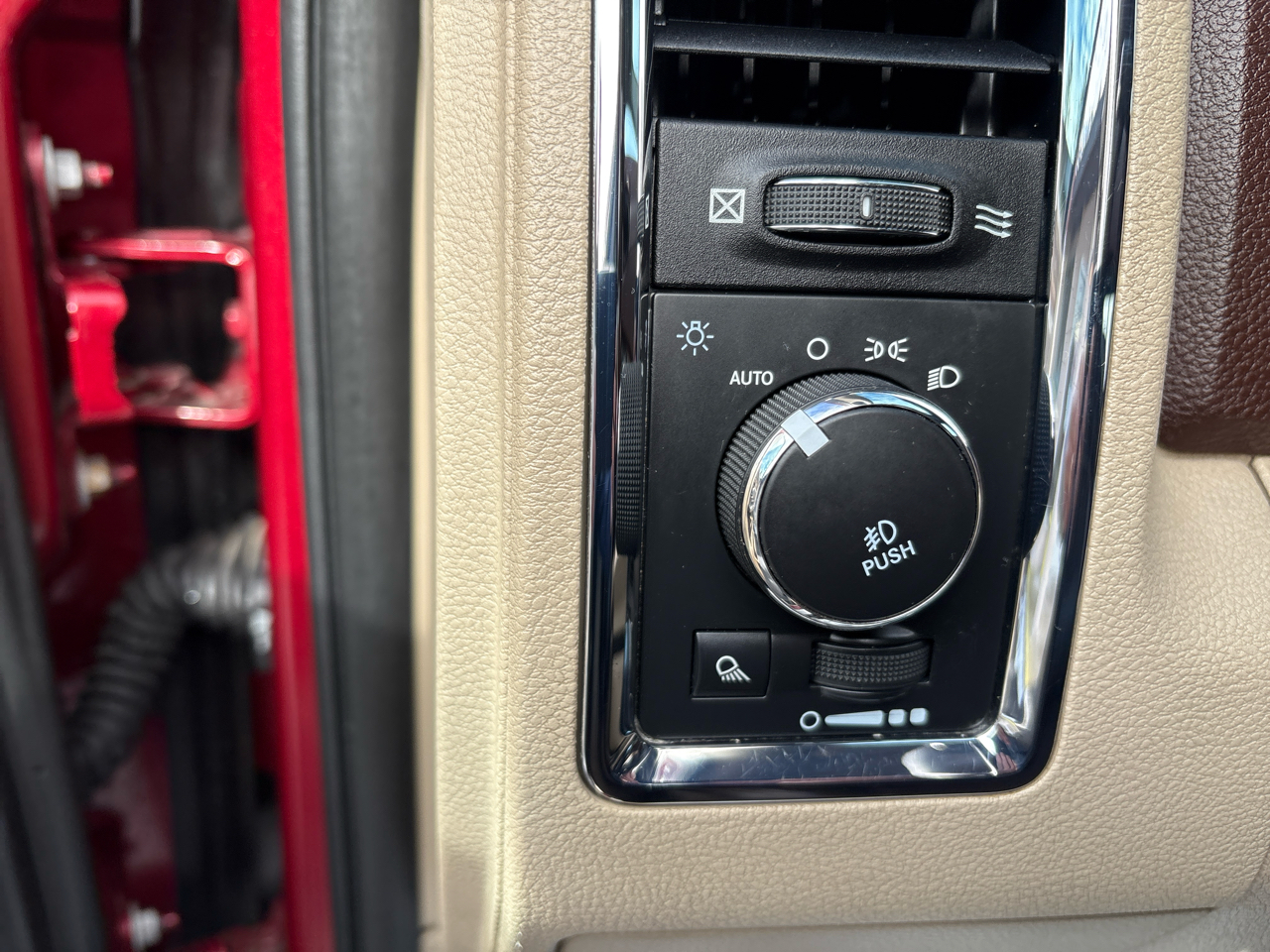 RAM 1500 4WD Crew Cab 140.5" Laramie Longhorn 2015