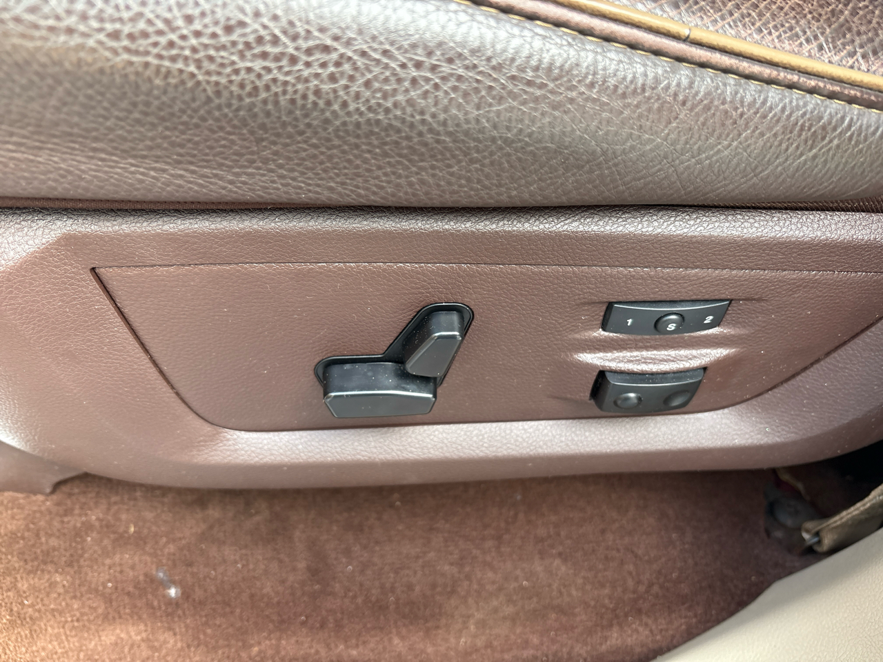 RAM 1500 4WD Crew Cab 140.5" Laramie Longhorn 2015