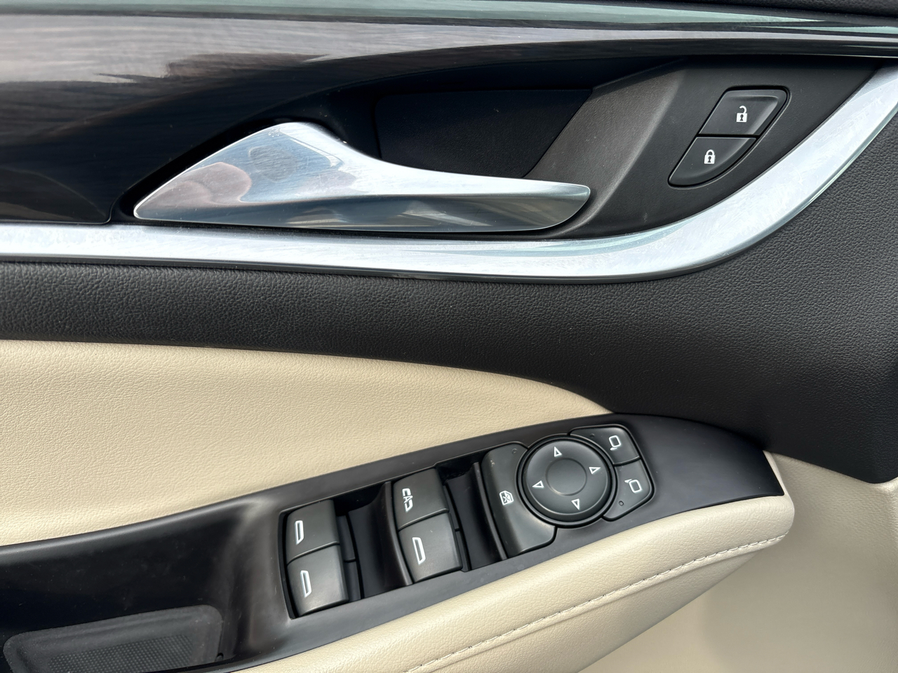 Buick Enclave AWD 4dr Essence 2020