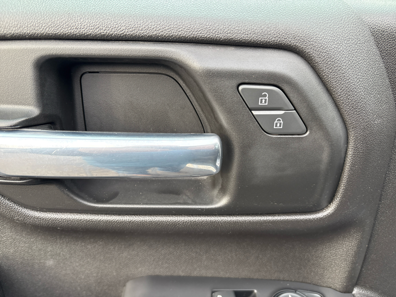 GMC Sierra 1500 Limited 4WD Reg Cab 140" Pro 2022