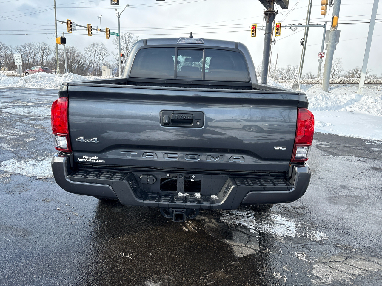 Toyota Tacoma 4WD SR Double Cab 5' Bed V6 AT (Natl) 2023