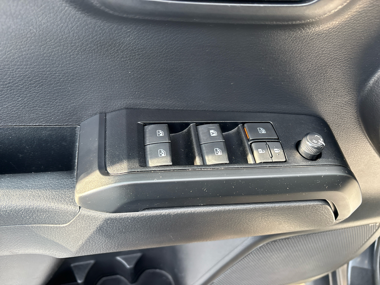 Toyota Tacoma 4WD SR Double Cab 5' Bed V6 AT (Natl) 2023