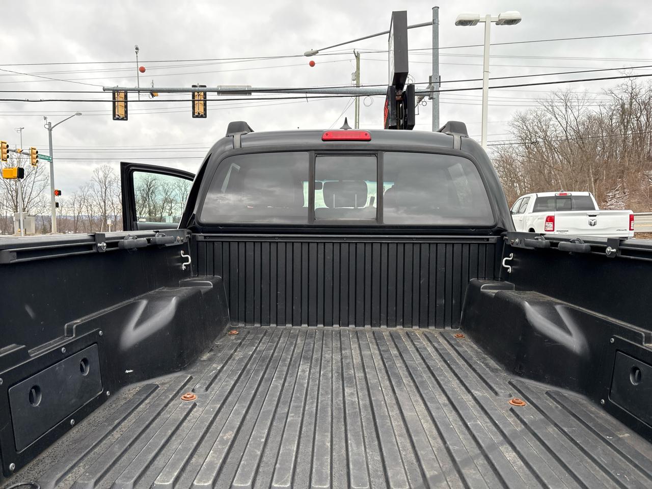 Toyota Tacoma 4WD Double Cab V6 AT Limited (Natl) 2013