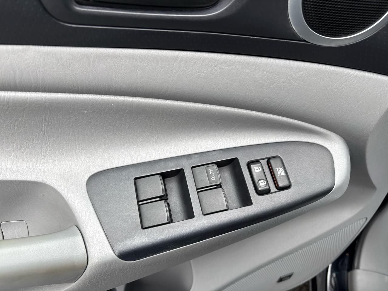 Toyota Tacoma 4WD Double Cab V6 AT Limited (Natl) 2013