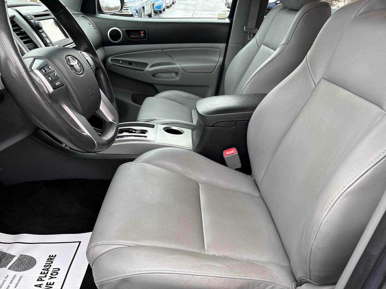 Toyota Tacoma 4WD Double Cab V6 AT Limited (Natl) 2013