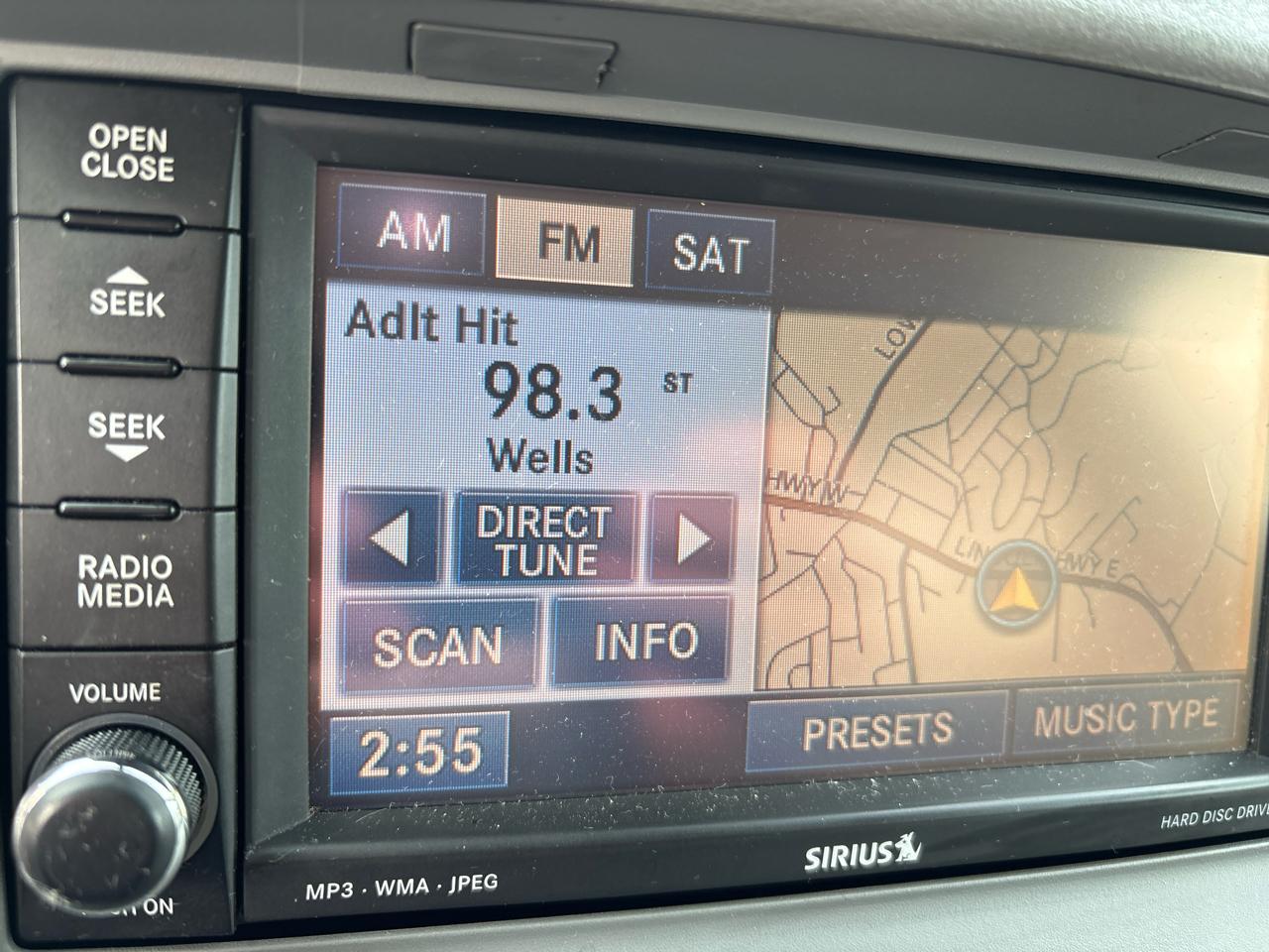 Chrysler Town & Country 4dr Wgn Limited *Ltd Avail* 2010