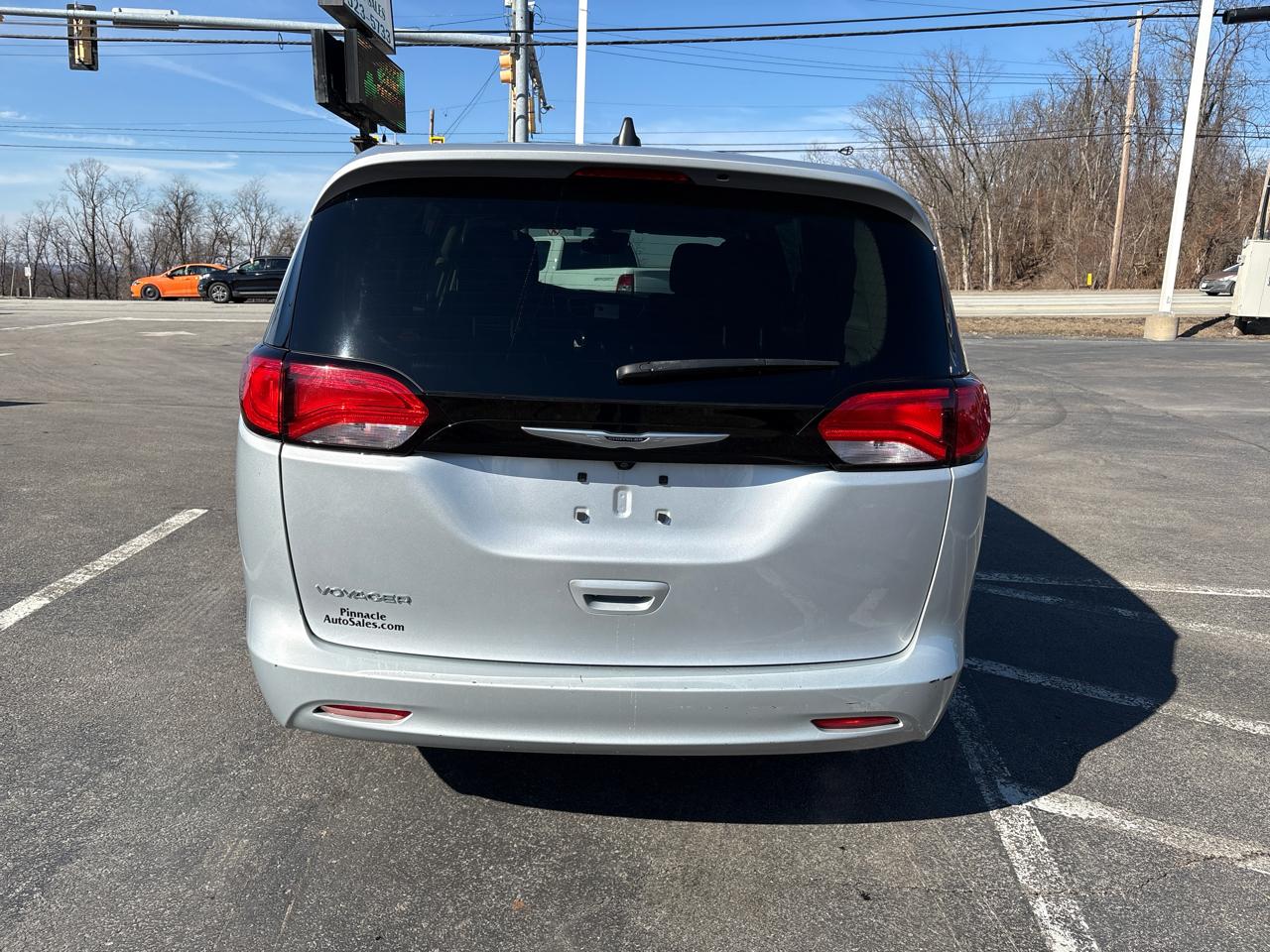 Chrysler Voyager LX FWD 2023