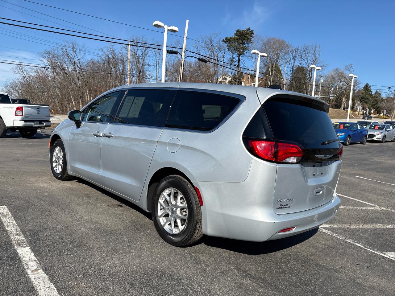 Chrysler Voyager LX FWD 2023