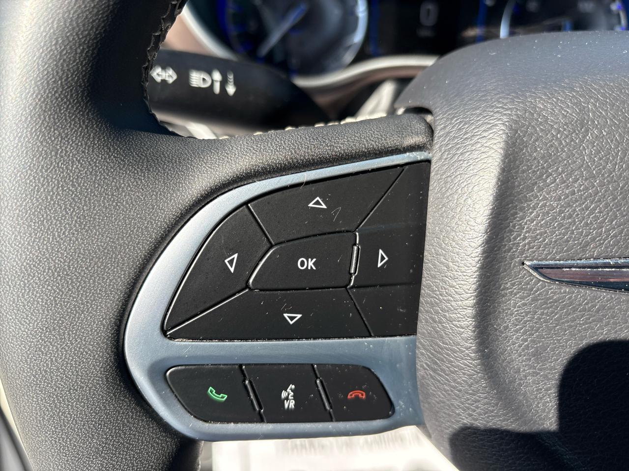 Chrysler Voyager LX FWD 2023