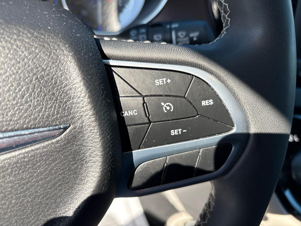 Chrysler Voyager LX FWD 2023