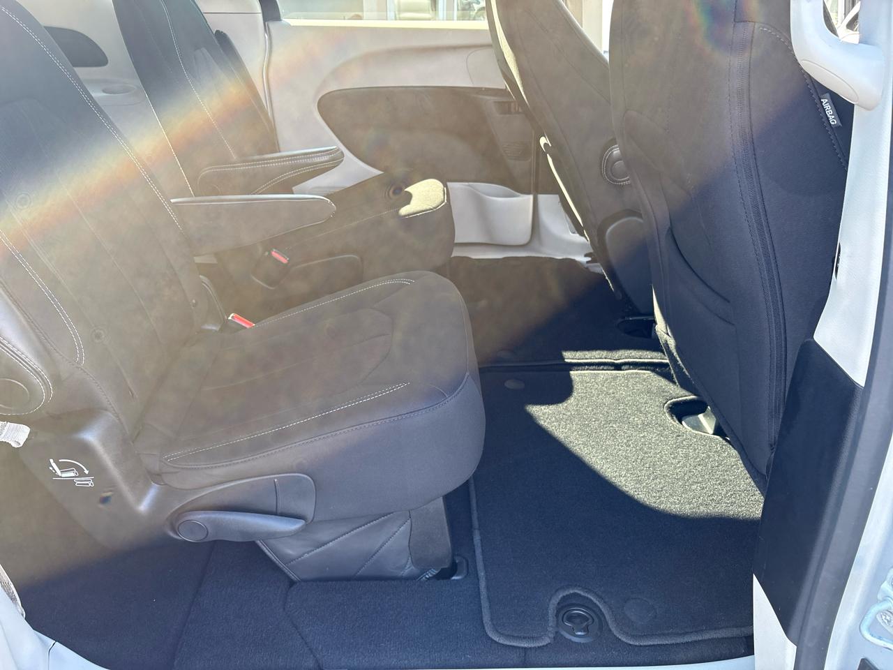 Chrysler Voyager LX FWD 2023