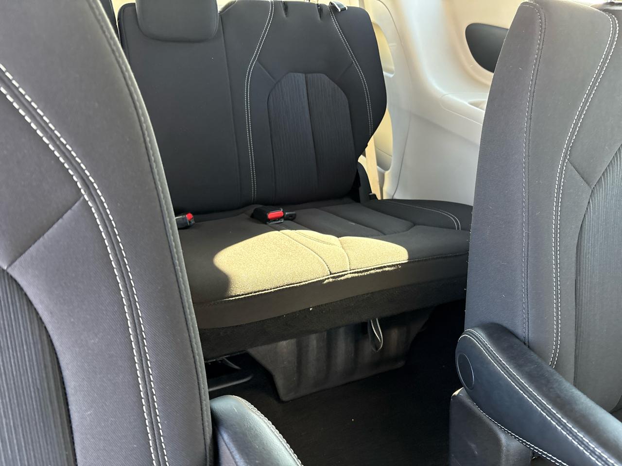 Chrysler Voyager LX FWD 2023