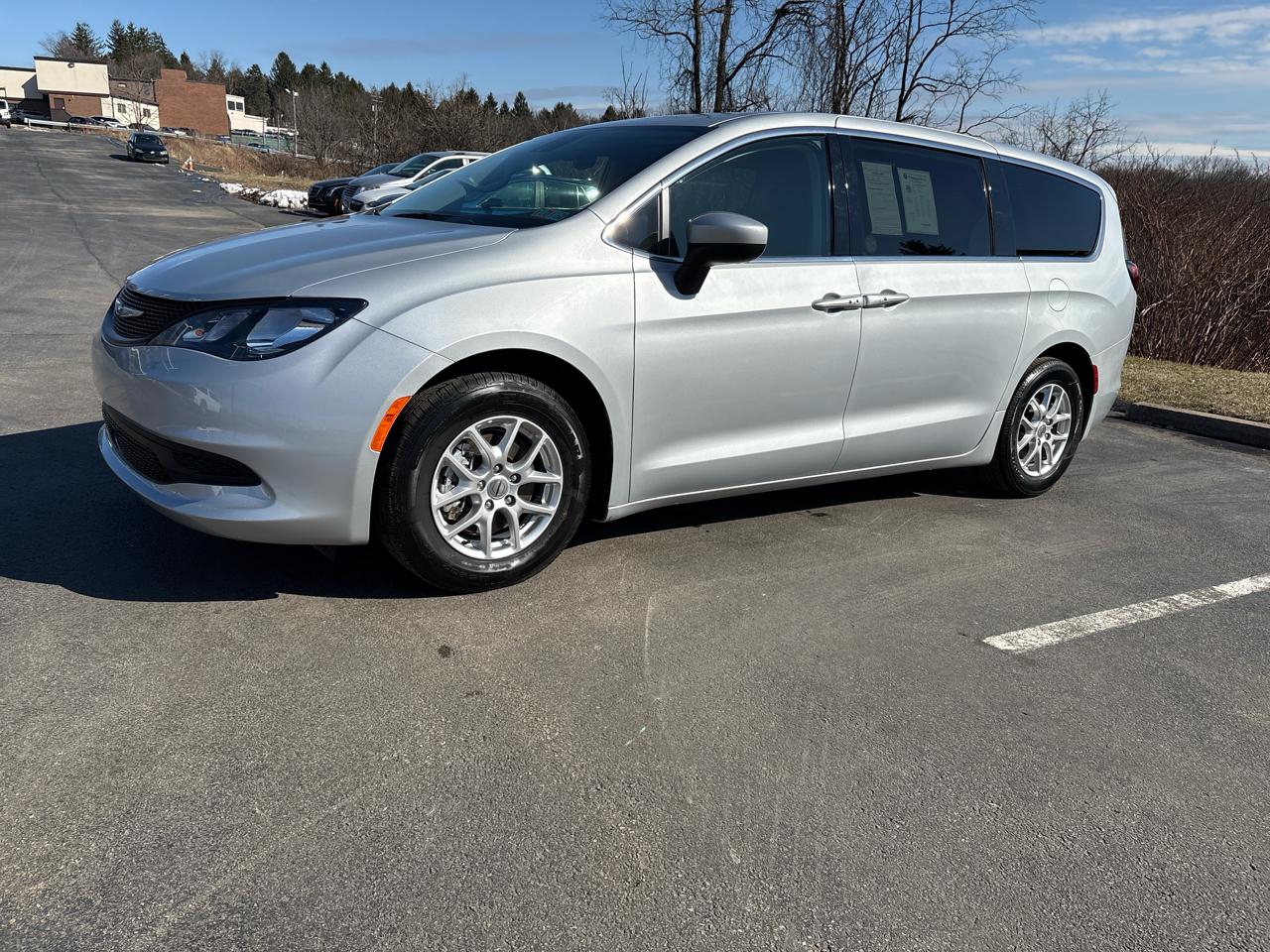 Chrysler Voyager LX FWD 2023