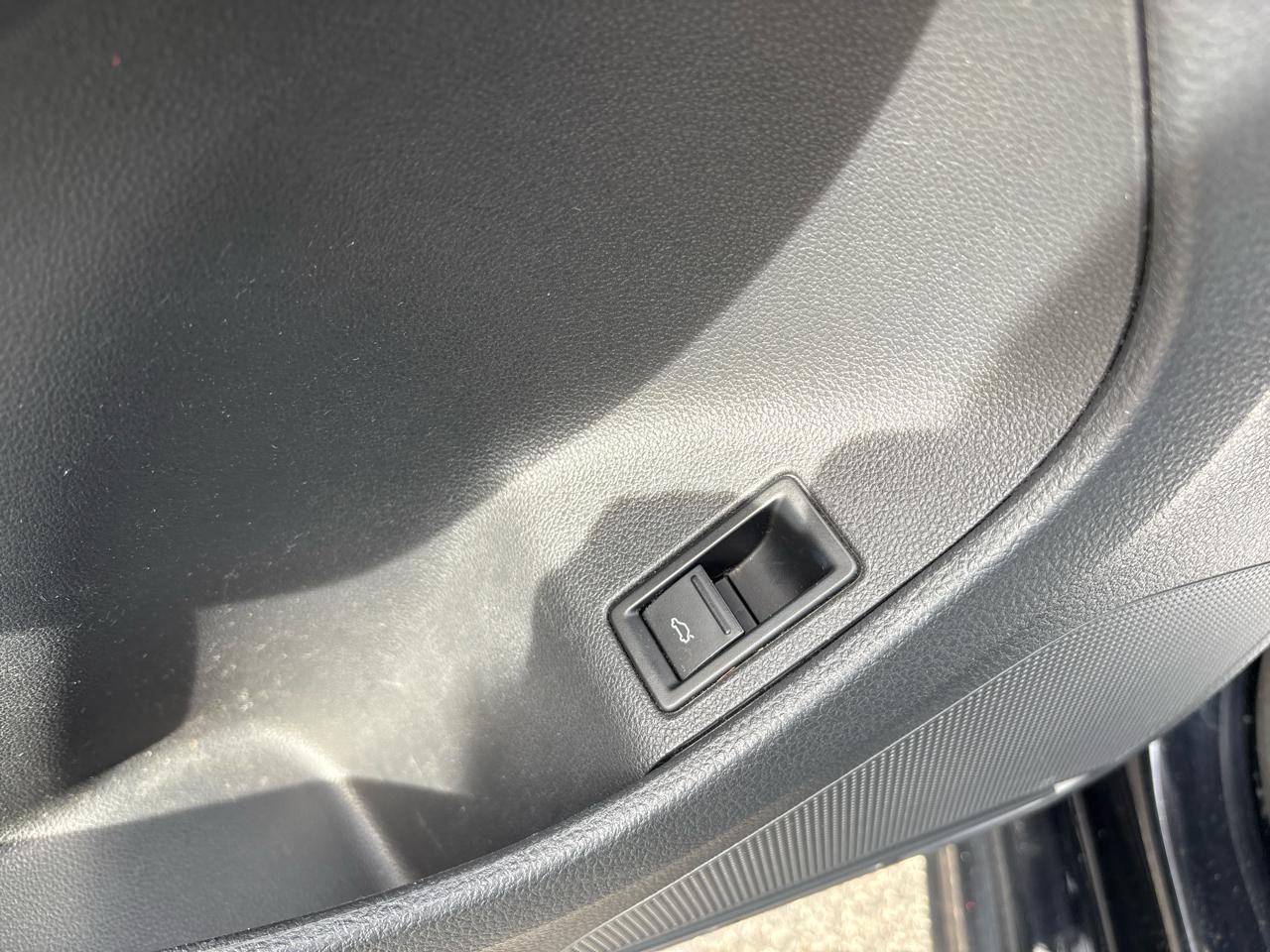 Volkswagen Jetta Sedan 4dr Auto SEL 2014