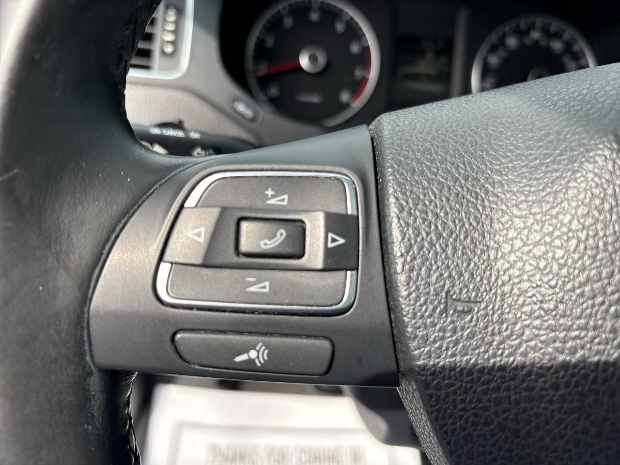 Volkswagen Jetta Sedan 4dr Auto SEL 2014