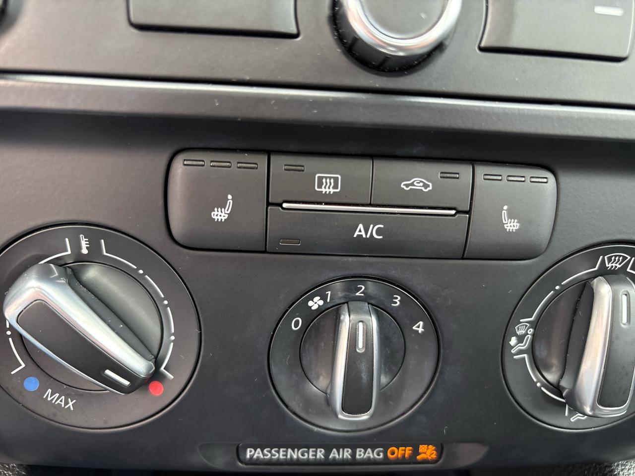 Volkswagen Jetta Sedan 4dr Auto SEL 2014