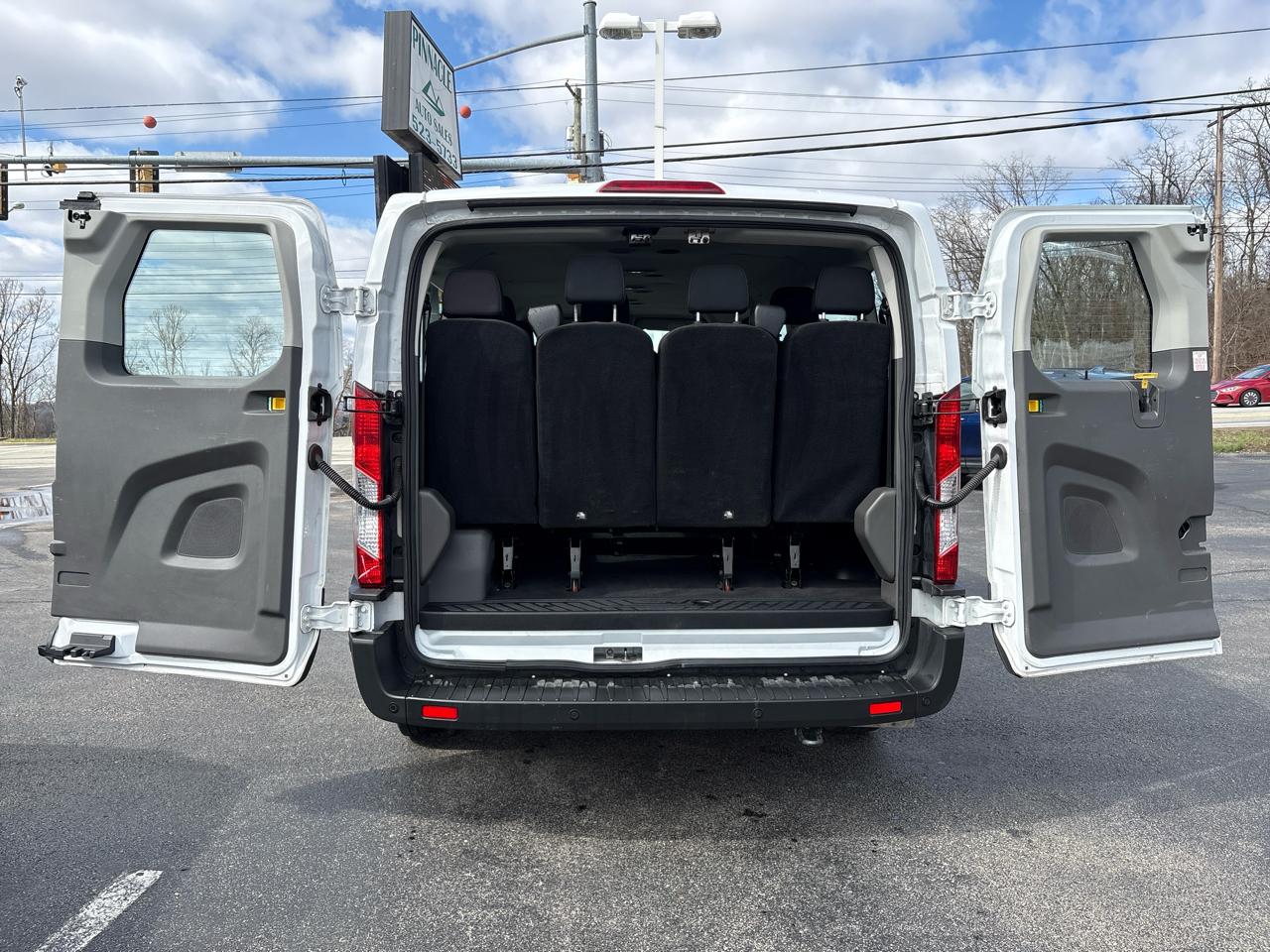 Ford Transit Passenger Wagon T-350 148" Low Roof XLT RWD 2023