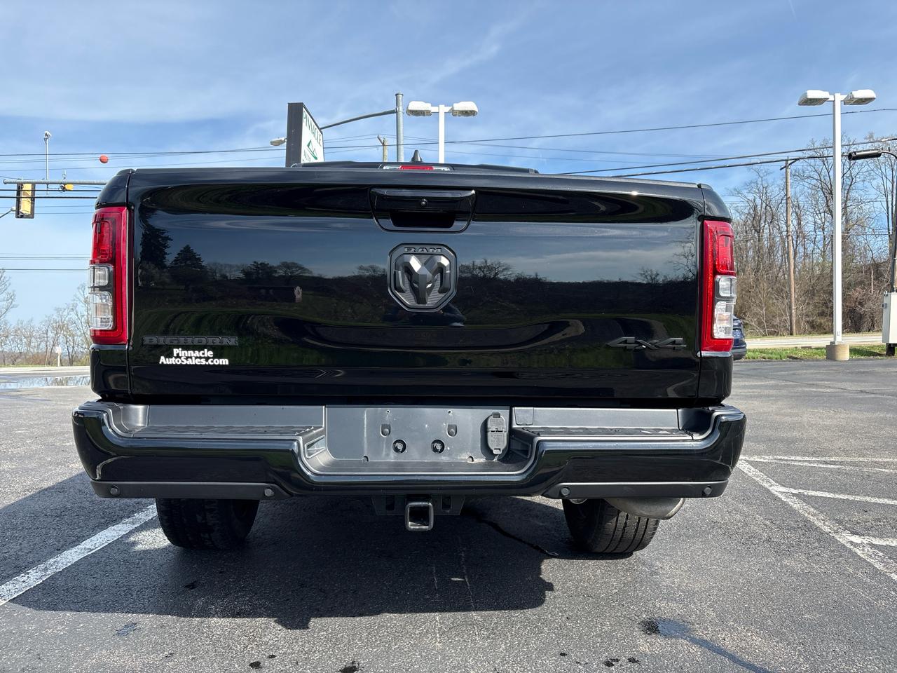 RAM 1500 Big Horn 4x4 Crew Cab 5'7" Box 2023