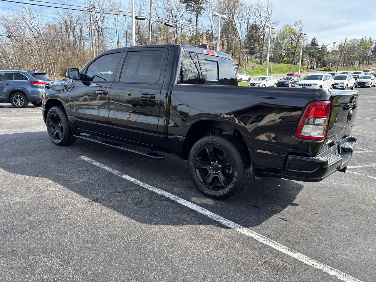 RAM 1500 Big Horn 4x4 Crew Cab 5'7" Box 2023