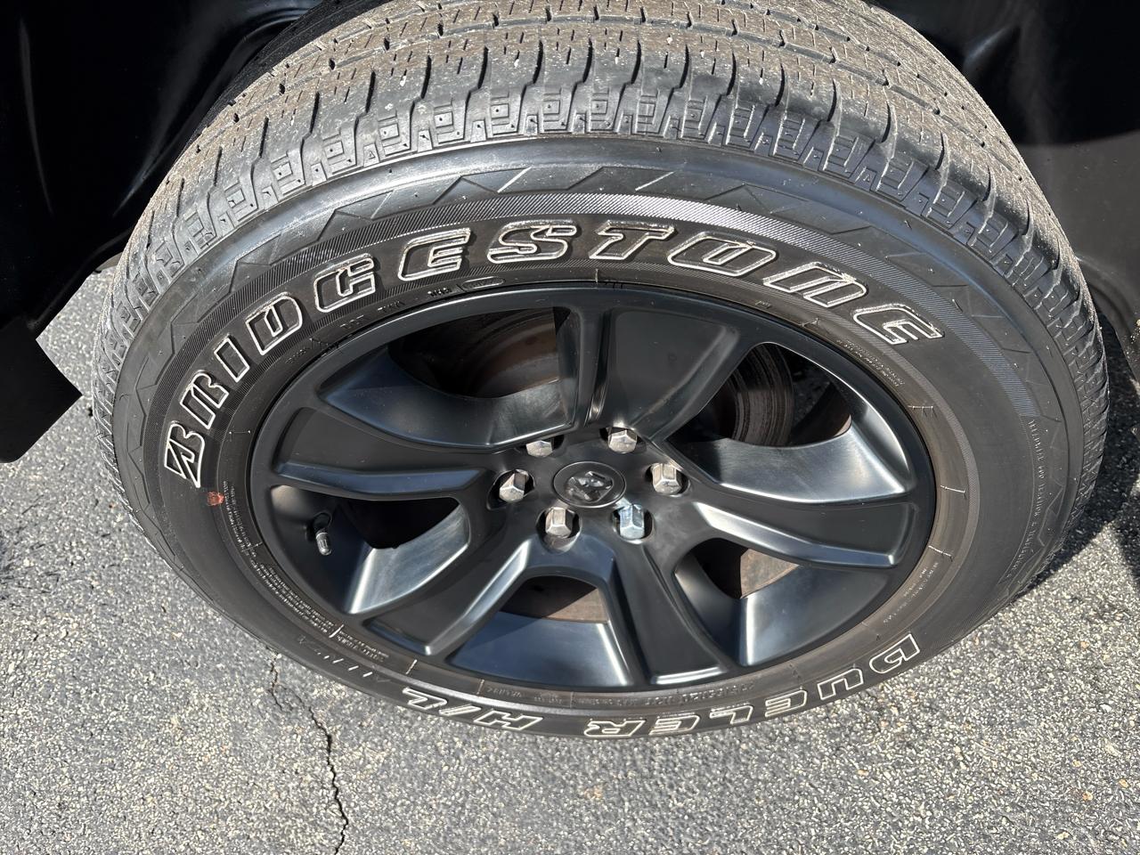 RAM 1500 Big Horn 4x4 Crew Cab 5'7" Box 2023