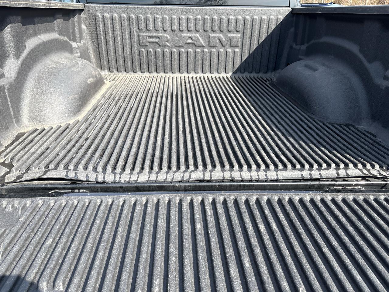 RAM 1500 Big Horn 4x4 Crew Cab 5'7" Box 2023