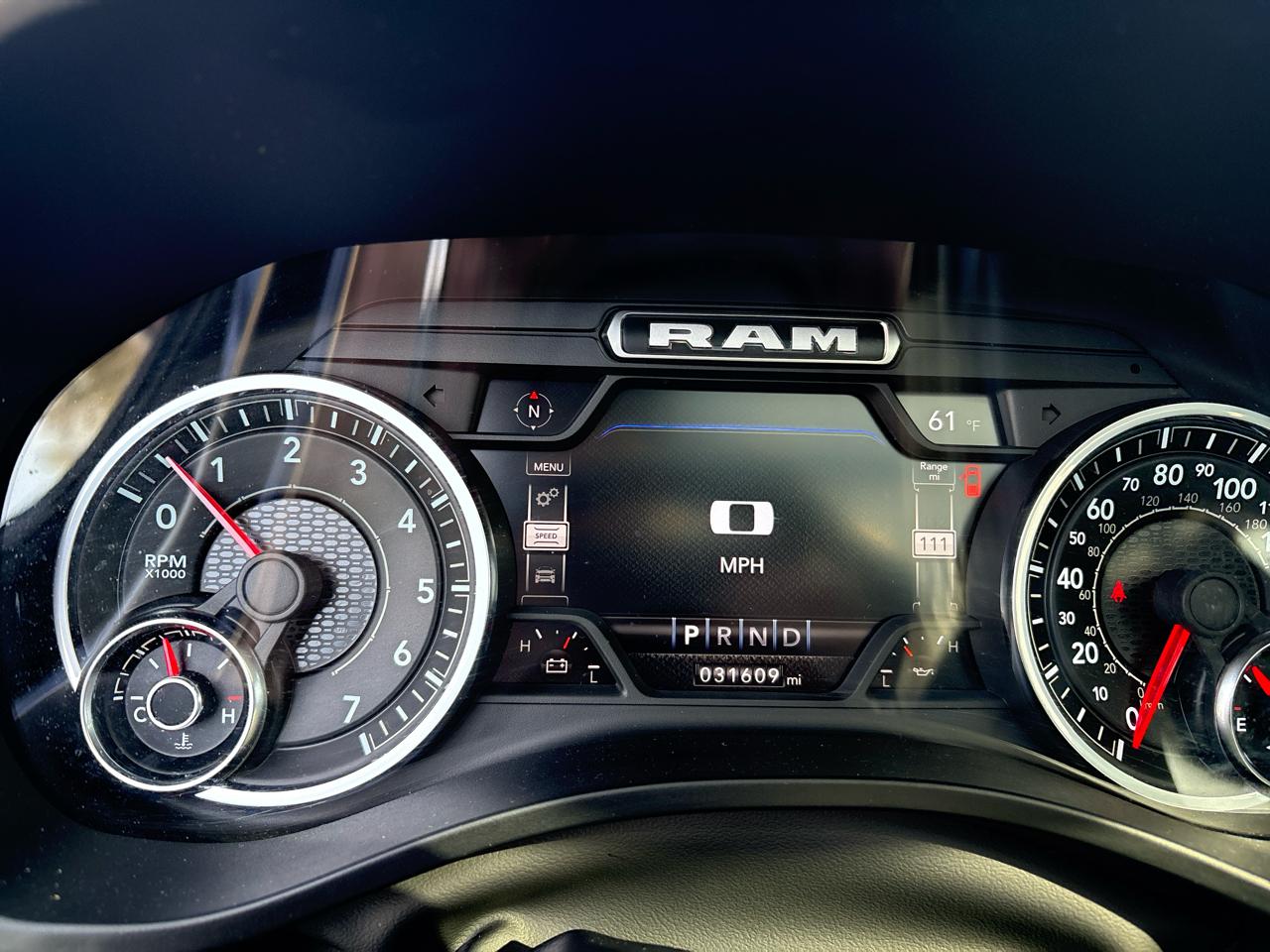 RAM 1500 Big Horn 4x4 Crew Cab 5'7" Box 2023