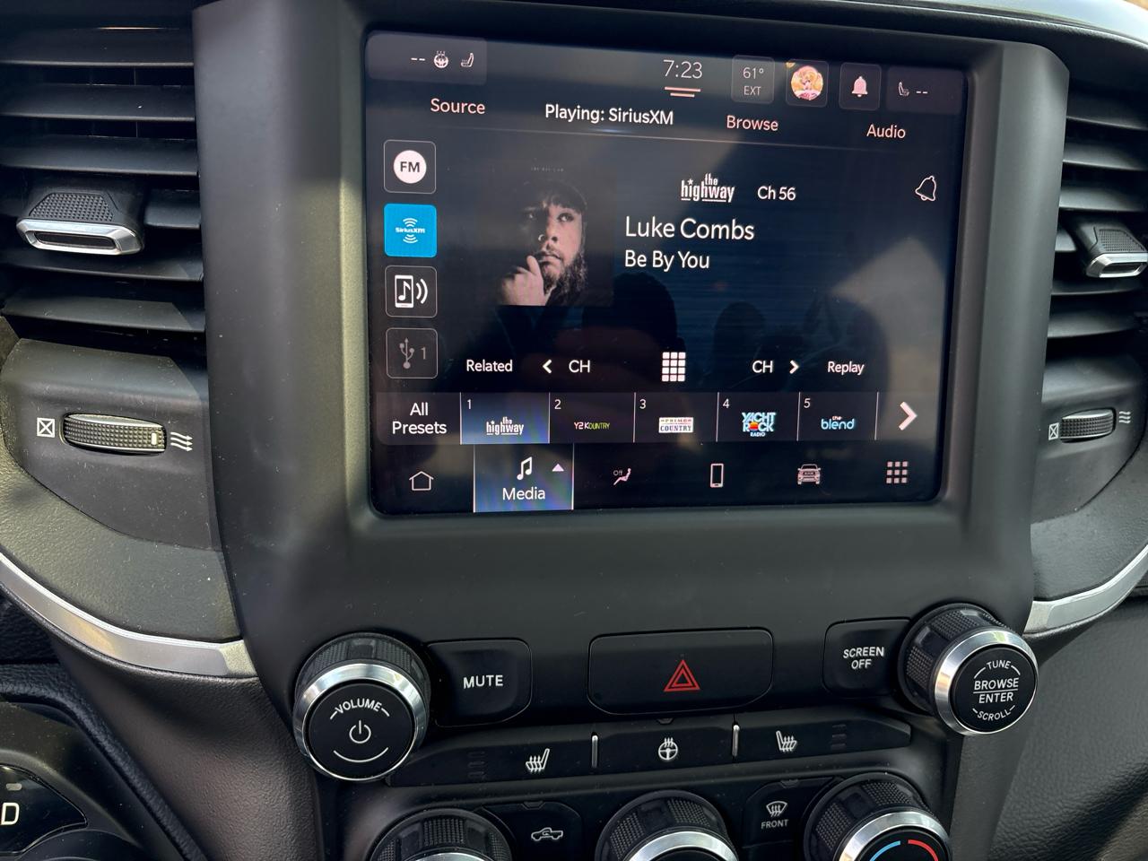 RAM 1500 Big Horn 4x4 Crew Cab 5'7" Box 2023