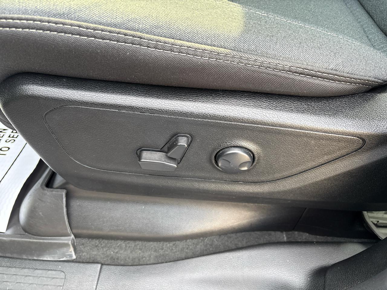 RAM 1500 Big Horn 4x4 Crew Cab 5'7" Box 2023