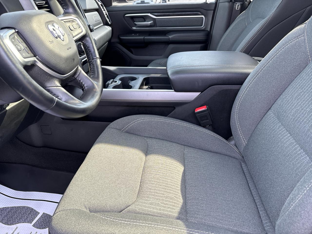 RAM 1500 Big Horn 4x4 Crew Cab 5'7" Box 2023