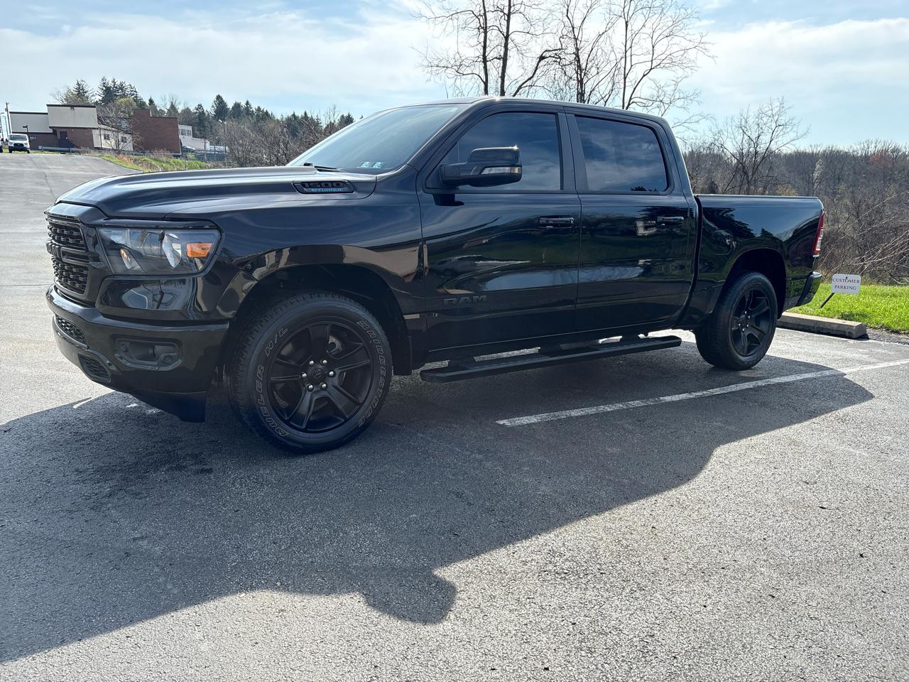 RAM 1500 Big Horn 4x4 Crew Cab 5'7" Box 2023