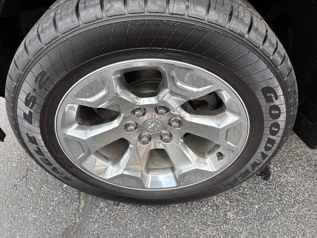 RAM 1500 Big Horn 4x4 Crew Cab 5'7" Box 2022