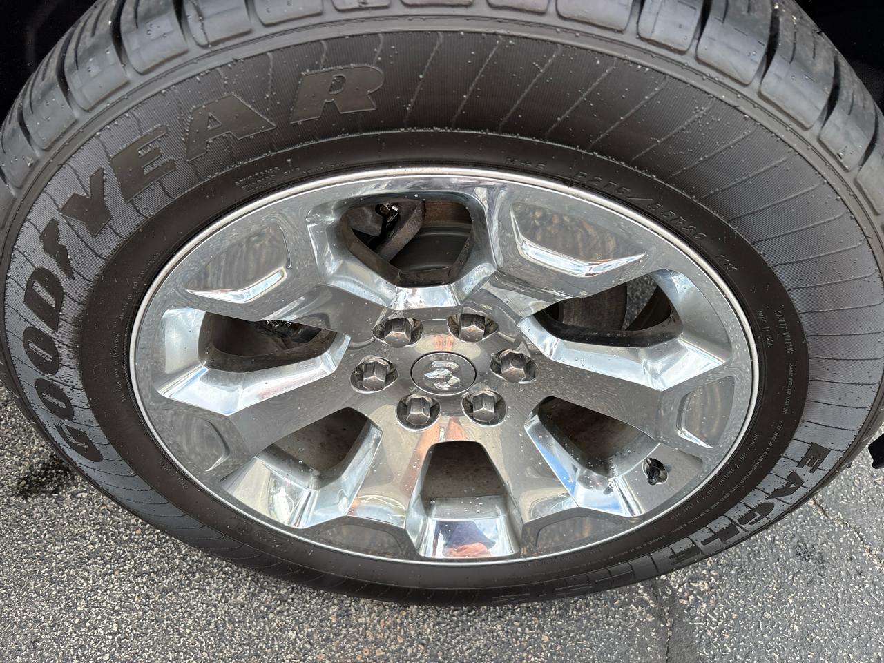 RAM 1500 Big Horn 4x4 Crew Cab 5'7" Box 2022