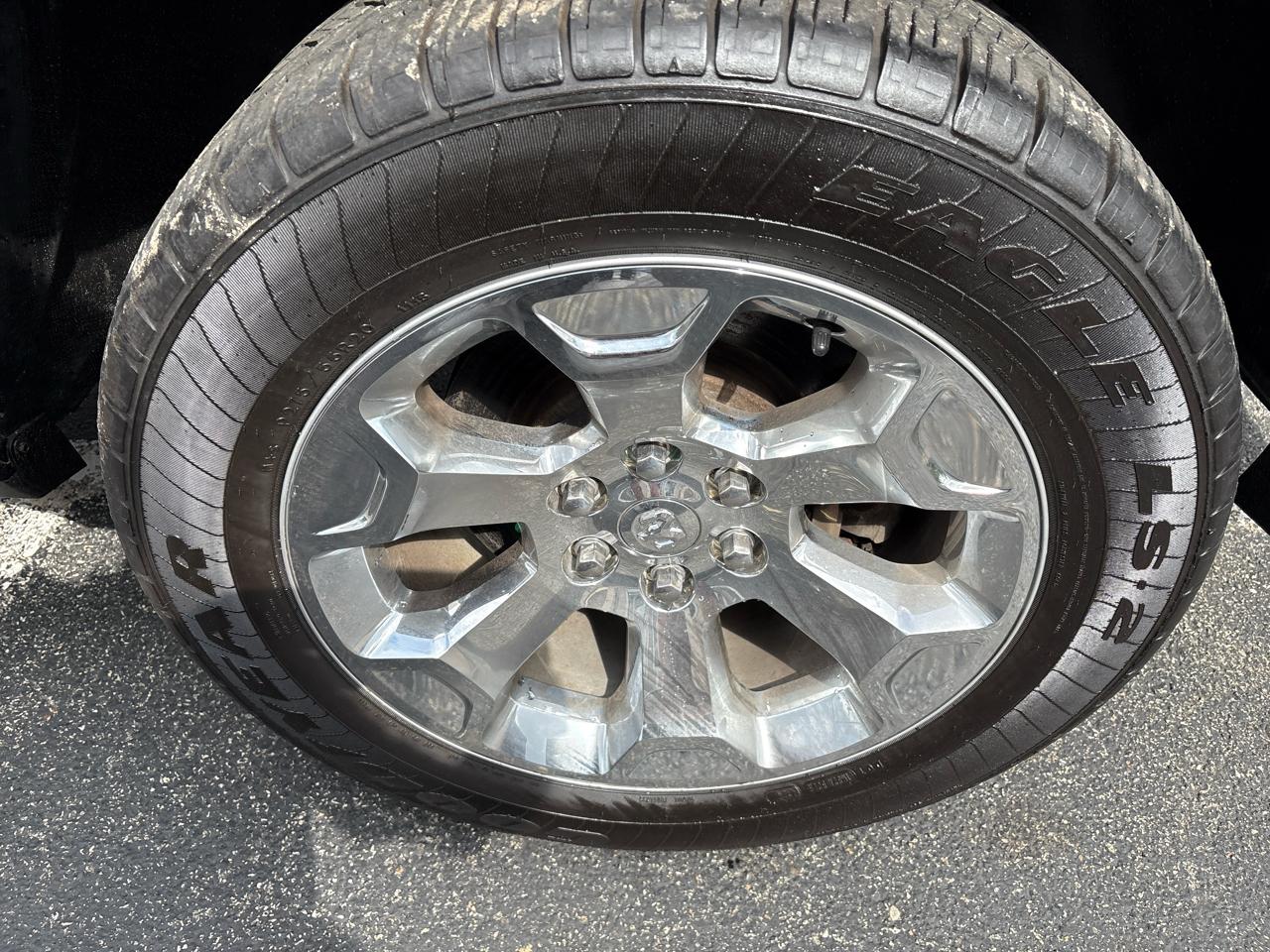 RAM 1500 Big Horn 4x4 Crew Cab 5'7" Box 2022