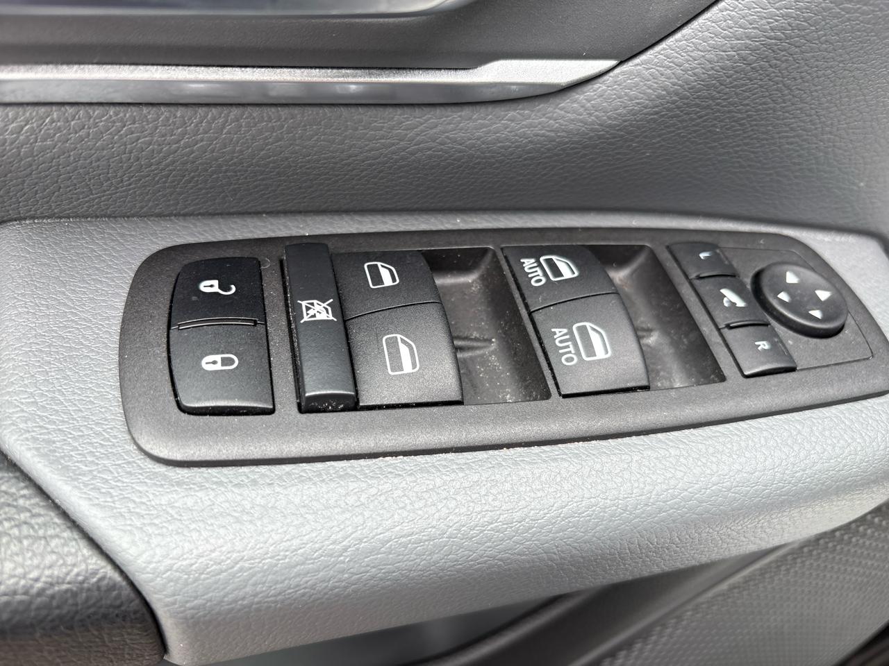 RAM 1500 Big Horn 4x4 Crew Cab 5'7" Box 2022