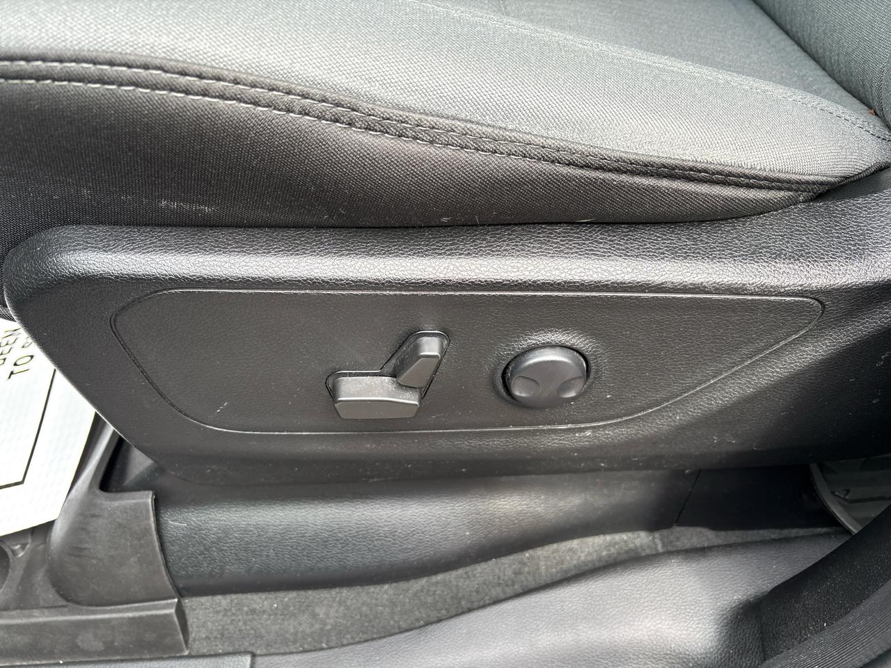 RAM 1500 Big Horn 4x4 Crew Cab 5'7" Box 2022