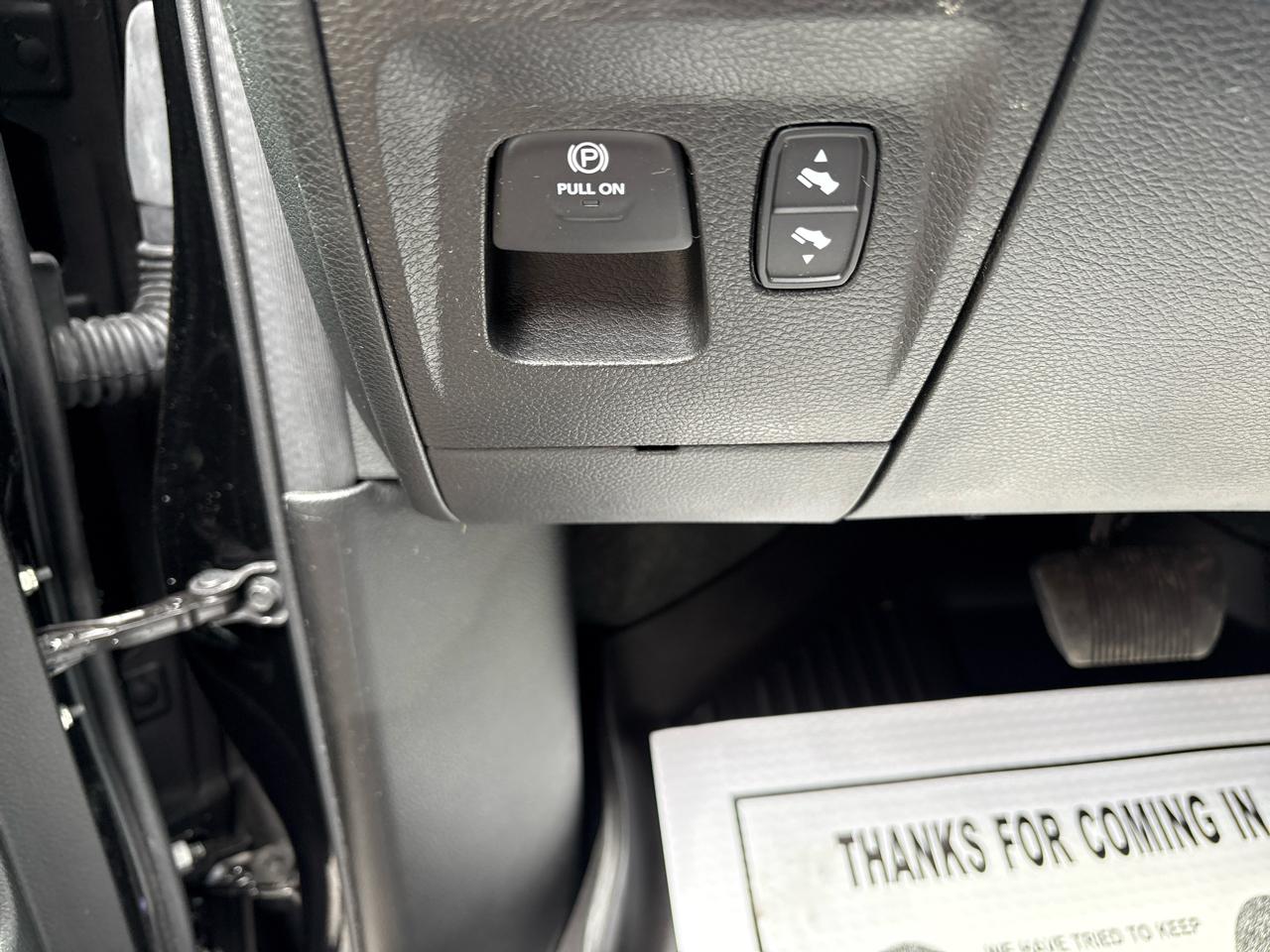 RAM 1500 Big Horn 4x4 Crew Cab 5'7" Box 2022