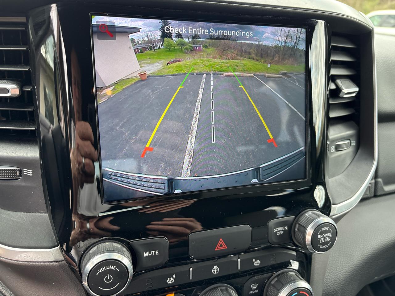 RAM 1500 Big Horn 4x4 Crew Cab 5'7" Box 2022