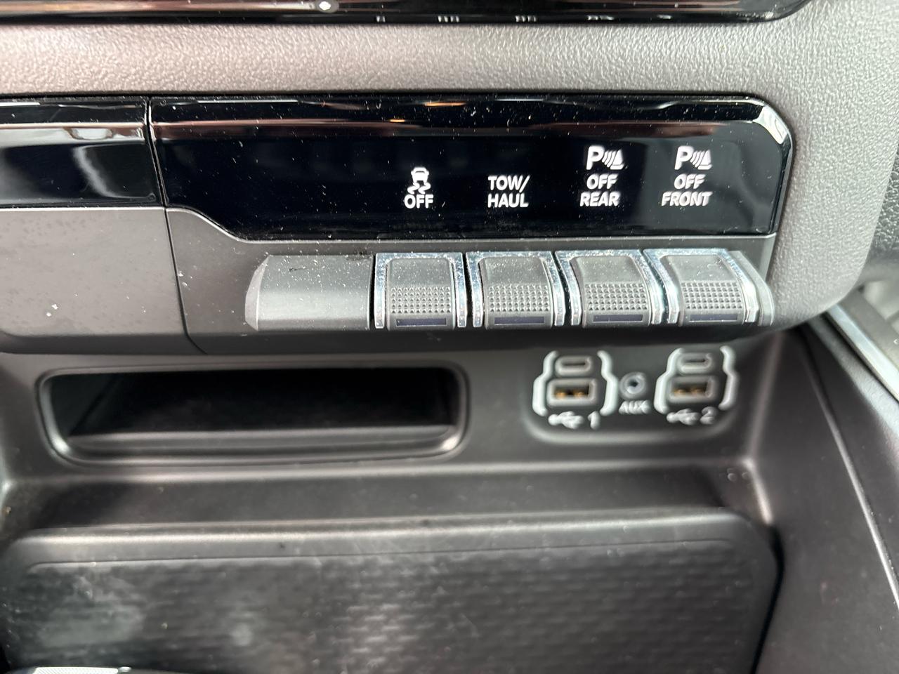 RAM 1500 Big Horn 4x4 Crew Cab 5'7" Box 2022