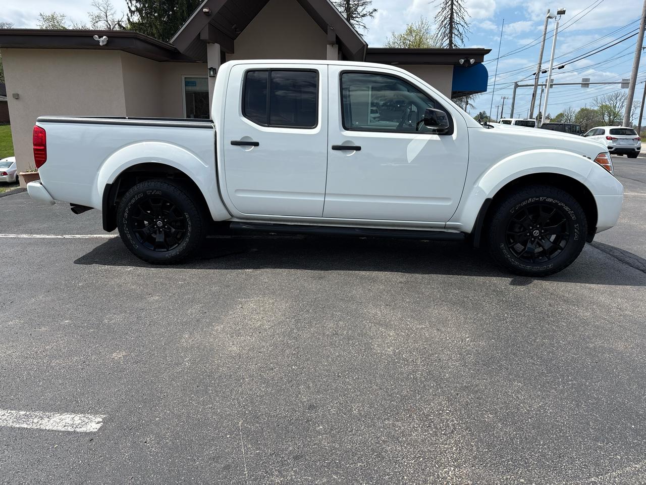 Nissan Frontier Crew Cab 4x4 SV V6 Auto 2018