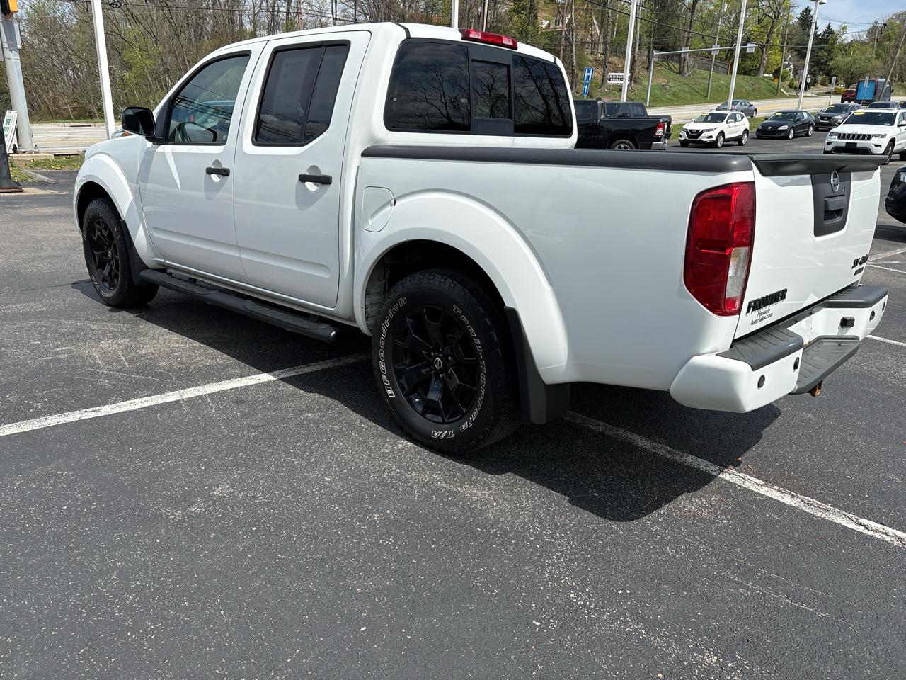 Nissan Frontier Crew Cab 4x4 SV V6 Auto 2018