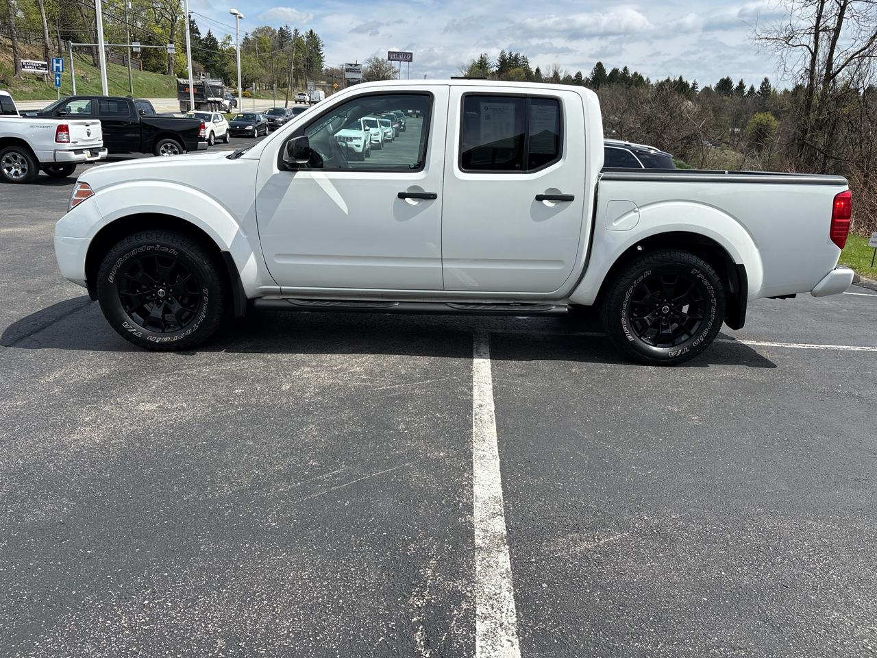 Nissan Frontier Crew Cab 4x4 SV V6 Auto 2018