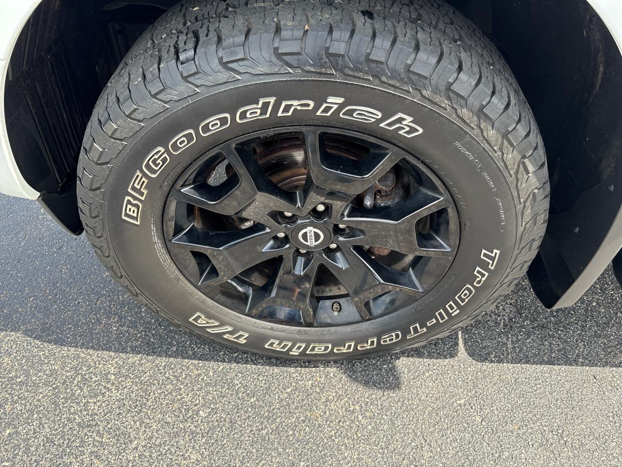 Nissan Frontier Crew Cab 4x4 SV V6 Auto 2018