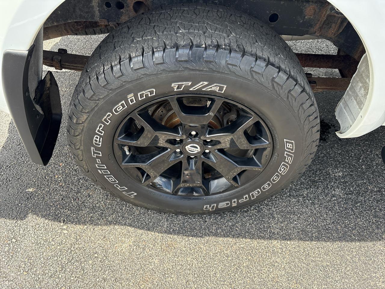 Nissan Frontier Crew Cab 4x4 SV V6 Auto 2018