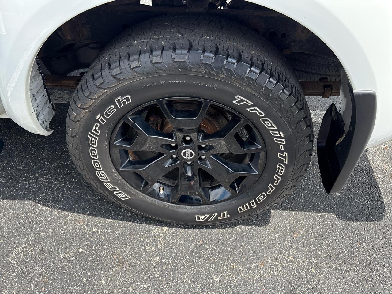 Nissan Frontier Crew Cab 4x4 SV V6 Auto 2018