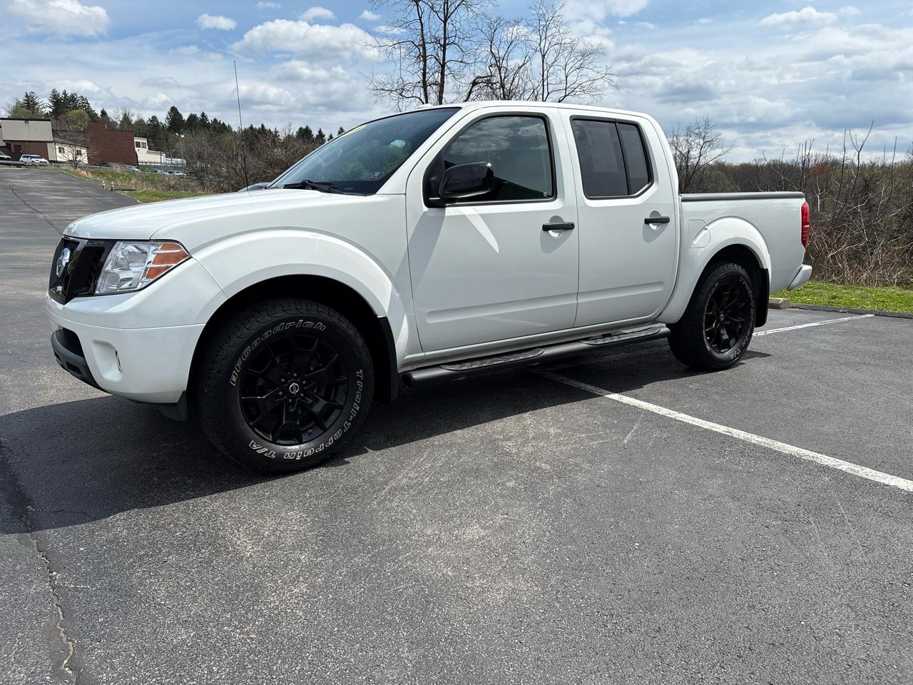 Nissan Frontier Crew Cab 4x4 SV V6 Auto 2018