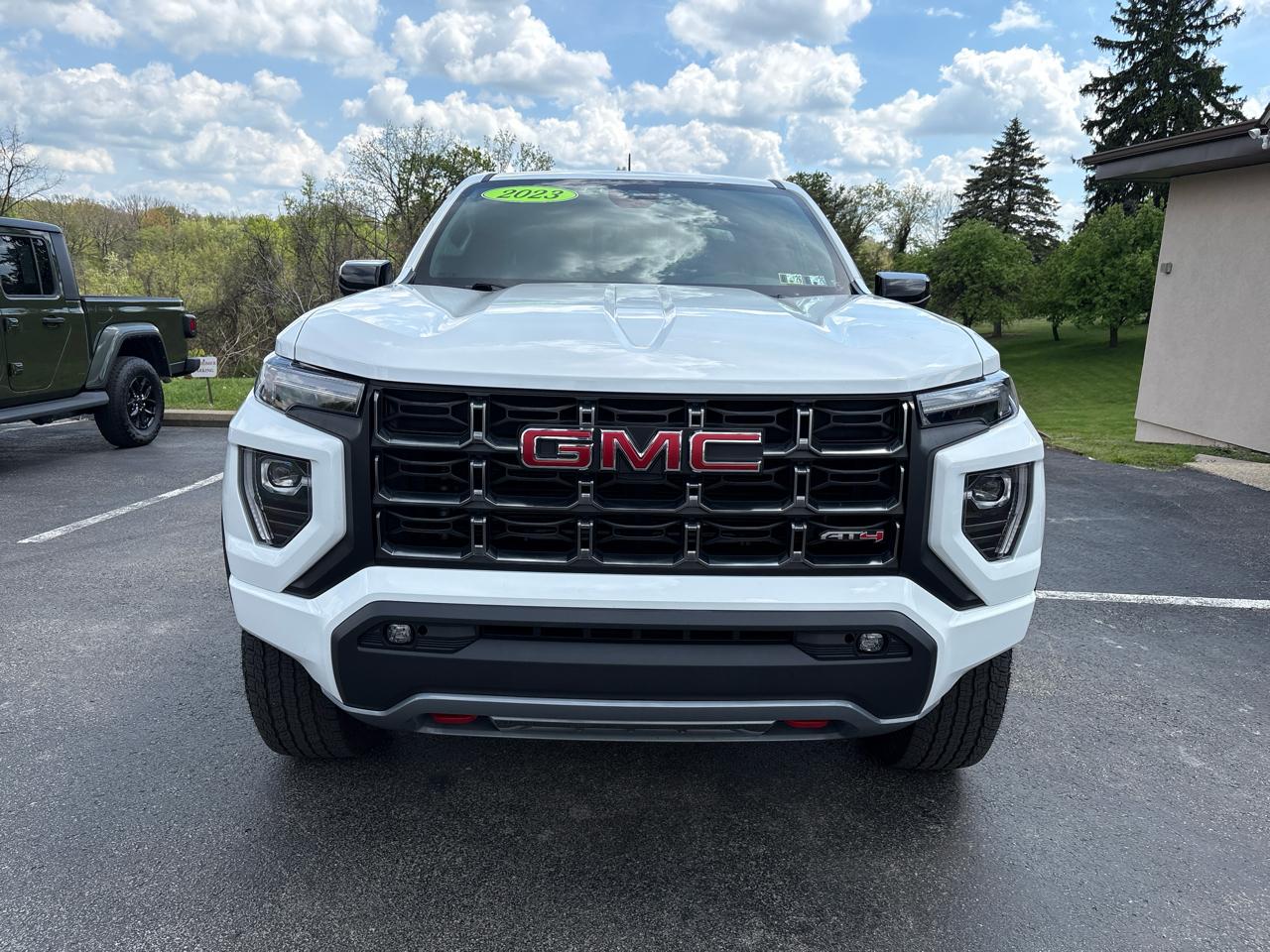 GMC Canyon 4WD Crew Cab AT4 2023