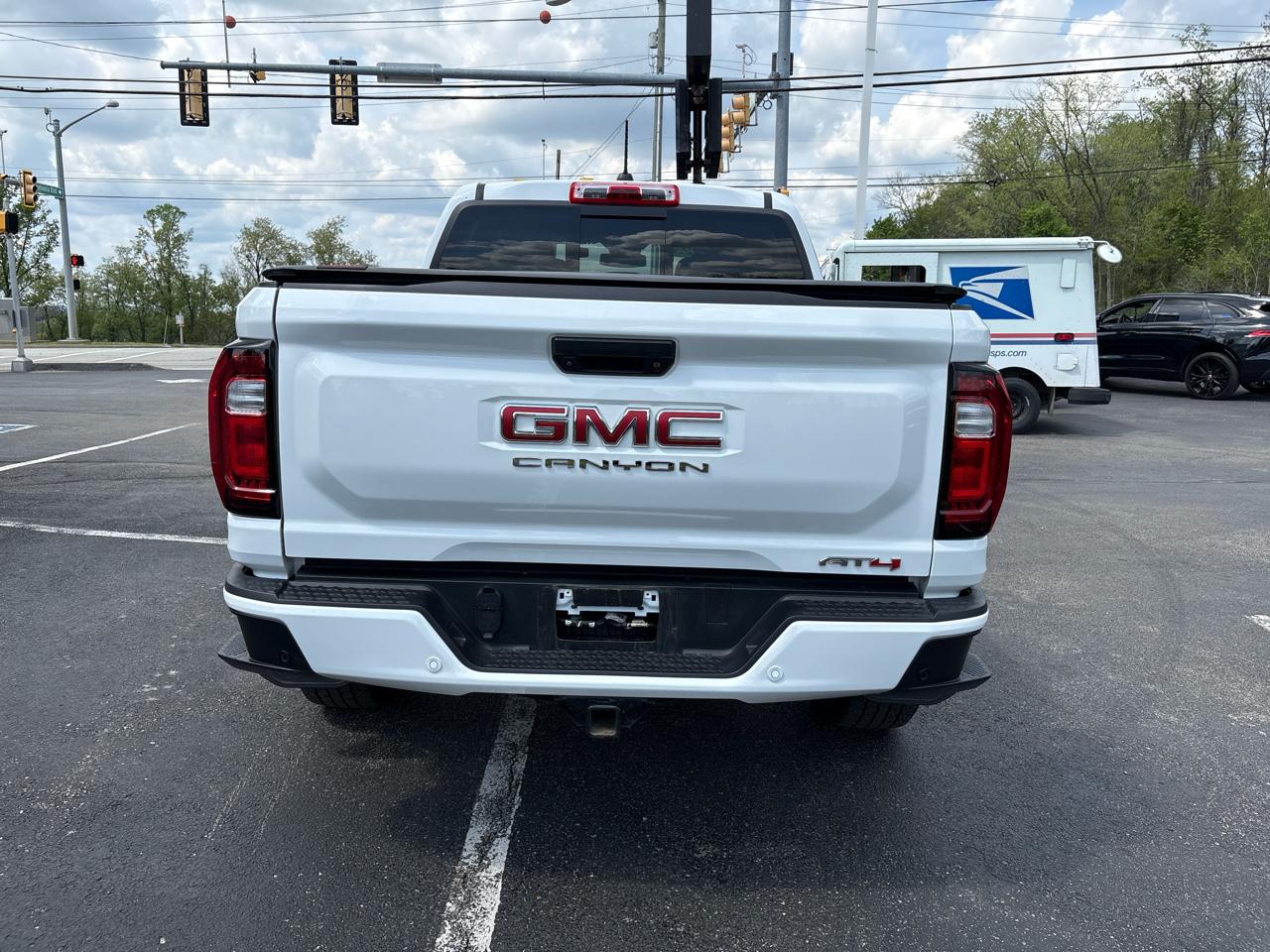 GMC Canyon 4WD Crew Cab AT4 2023