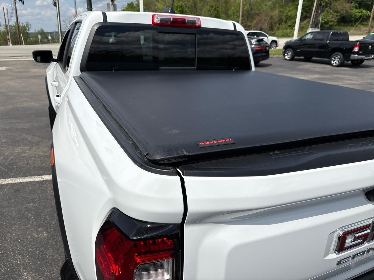 GMC Canyon 4WD Crew Cab AT4 2023