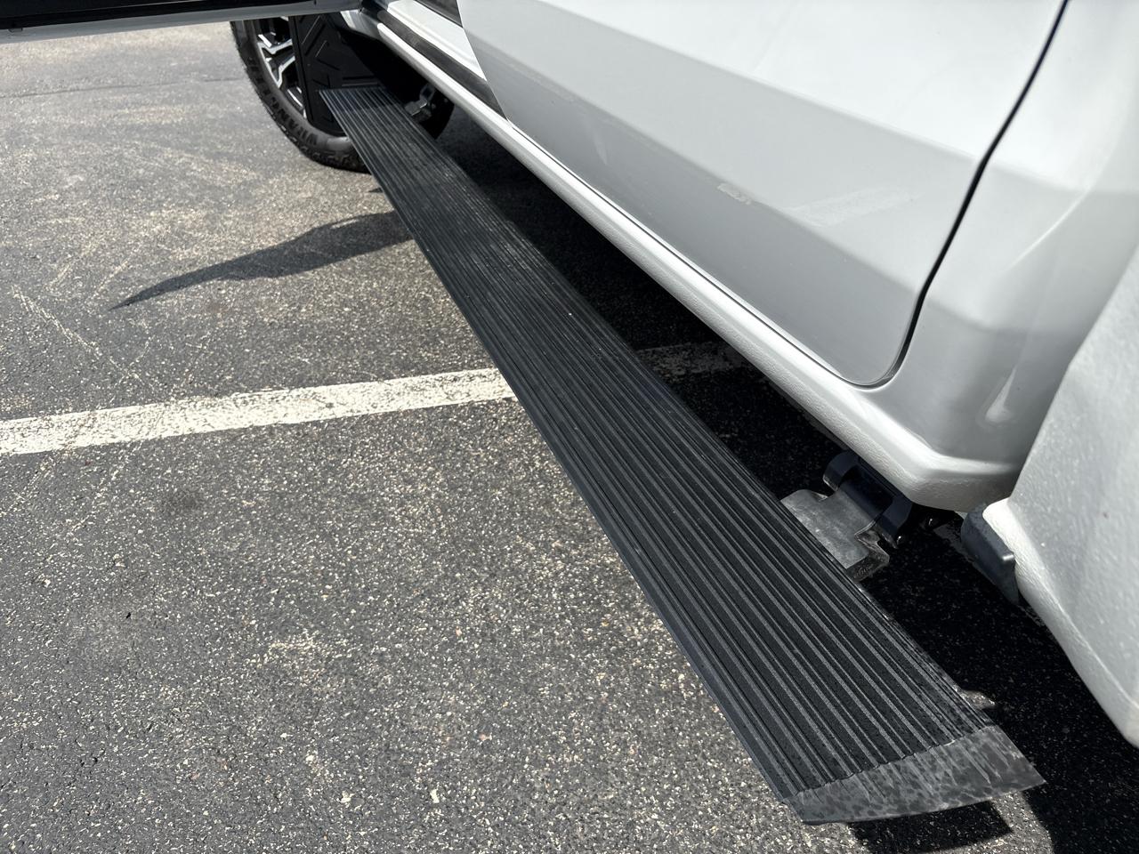 GMC Canyon 4WD Crew Cab AT4 2023